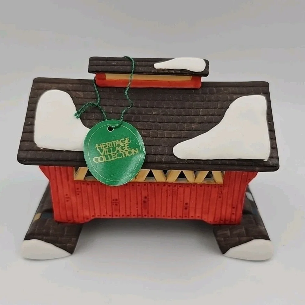 DEPT 56 HERITAGE VILLAGE 